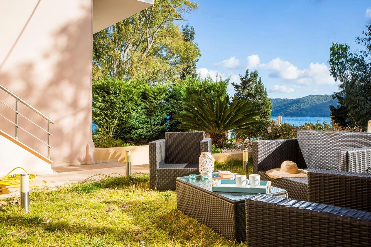 Apartment Lilly, Apartment With Communal Pool, 10 Meters From Sea Sami  Exteriér fotografie